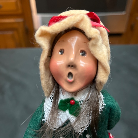 Rare, Vintage, 1994 Byers Choice Caroler “ Girl With Chestnuts”.  Ex. Cond. - Picture 2 of 10
